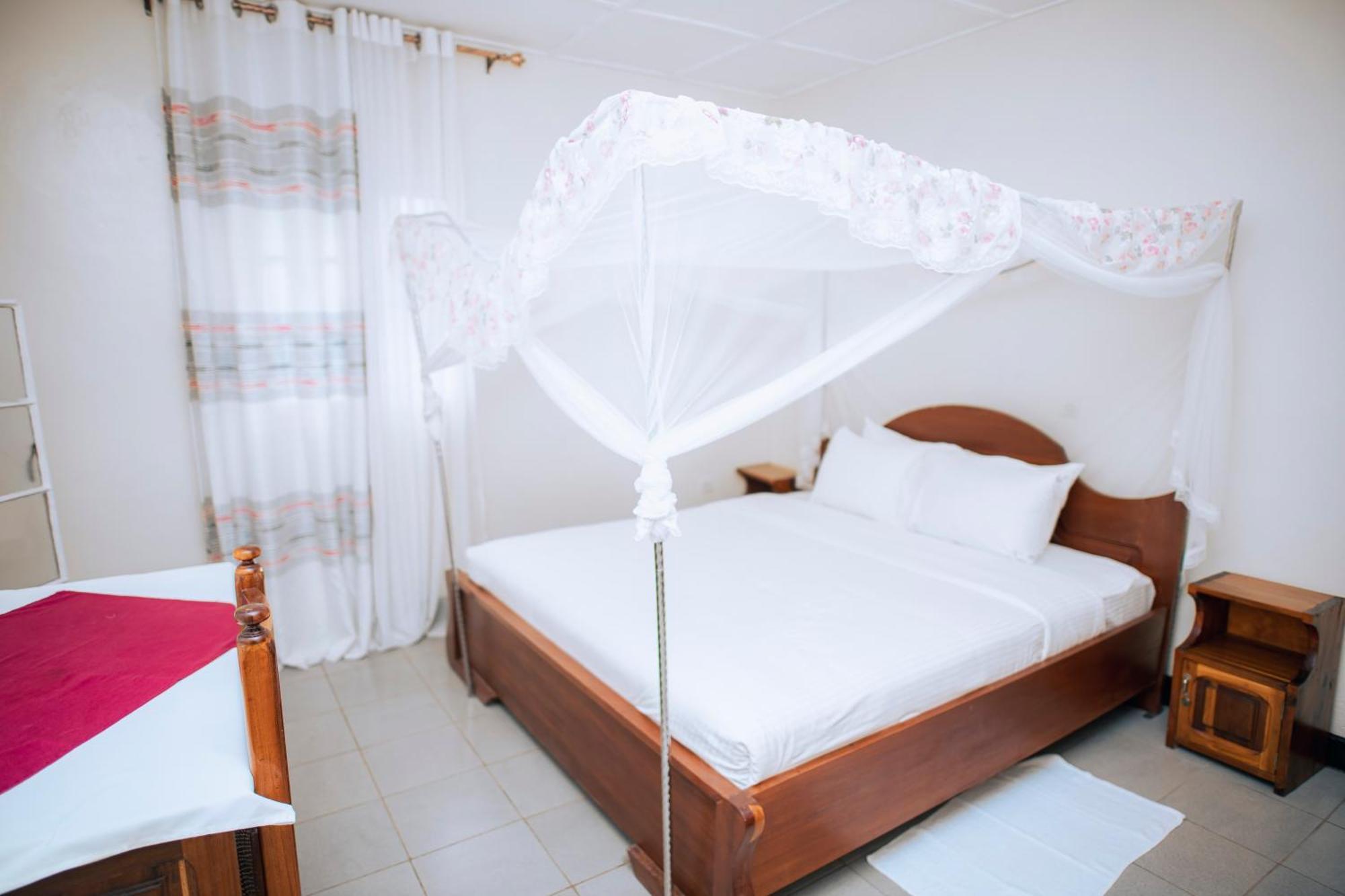 Peace Guest House Muhari ภายนอก รูปภาพ